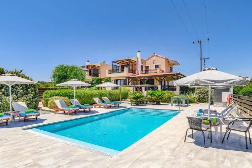 Villa Alnika Acacia by Villa Plus