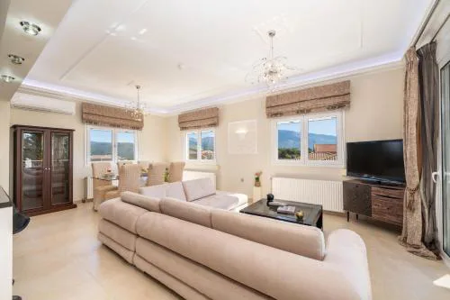 Gerasimos Dream House - 7 Minutes from the Airport