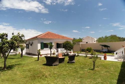 Dimitras Home