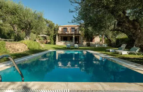 3 Sorelle Private Stone Villa