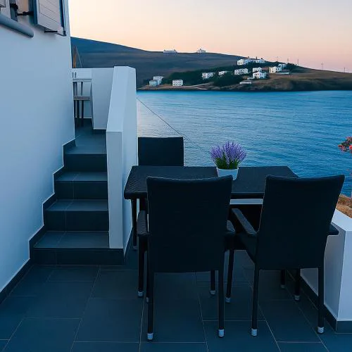 Seafront Theis Retreat - Loutra Seaview Bliss
