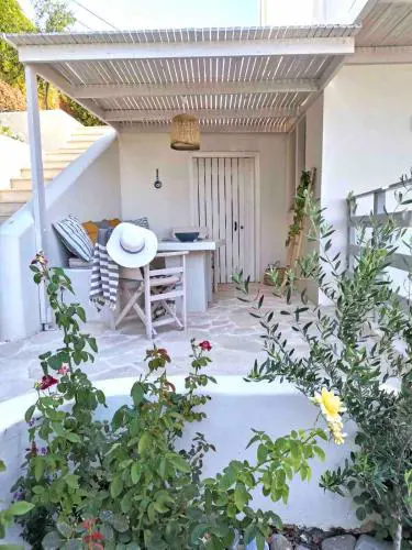 Dioni Boutique House 36 meters from the beach