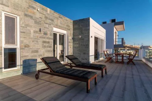 SUNNY HOUSE IN MAKRY GIALOS