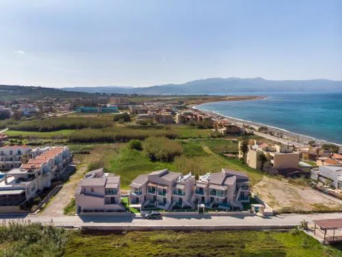 Aegean Breeze Luxury Apartments next to the sea