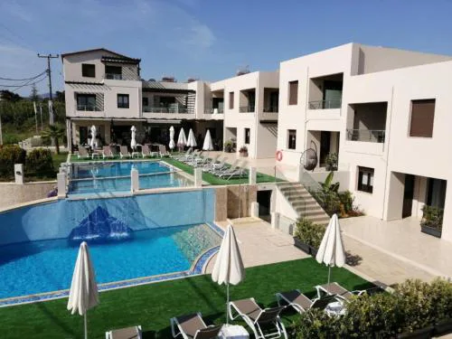 Carisa Suites and Apartments