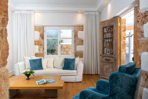 Kostis Parthenis Residence