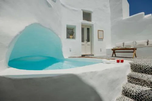 Villa Patitiri cave house with private pool in Megalochori Santorini