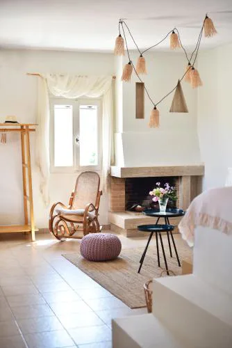 Angeliki Private Panorama House, by Elefthia Syros