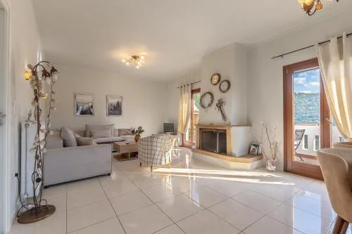 Melanes Serenity 3Br Apartment