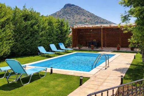 Sklavaki Traditional Villa - Private Pool & Views