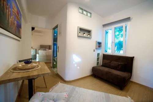Merovigli Suites