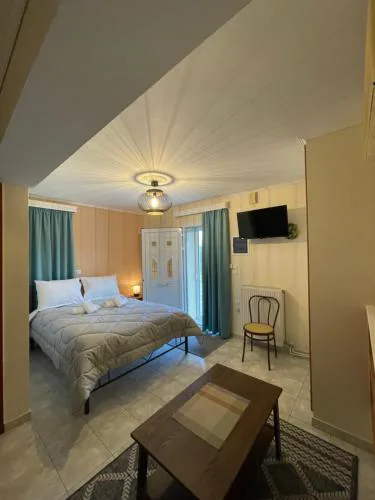 Flo's Apartments