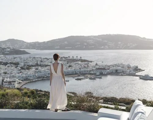 Deos Mykonos - A Myconian Collection Hotel