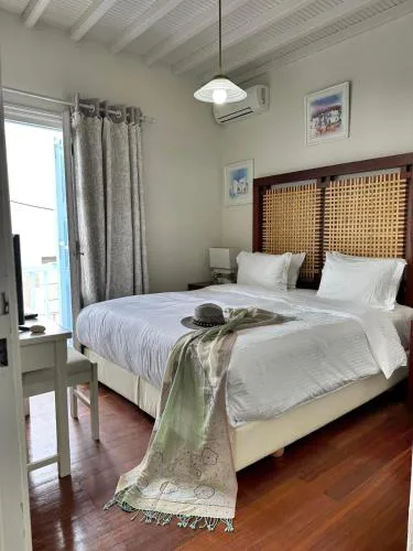 Le Coq Apartments