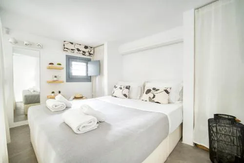 Mykonos Yialos Town Home Loft - by Hospirit