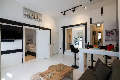 PFX Mykonos Deluxe Suite 3 brms with Sauna by ΜΡS