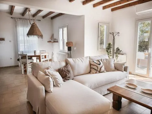 The Mykonos House - Newly Renovated Villa Near Town