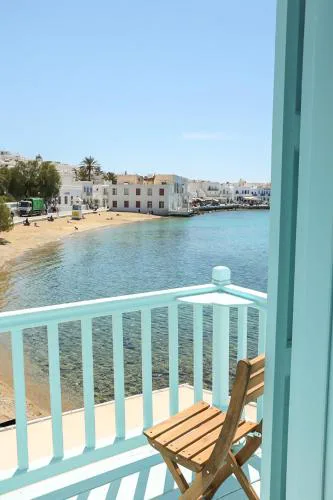 To Kamnaki - beachfront apartment in Mykonos town