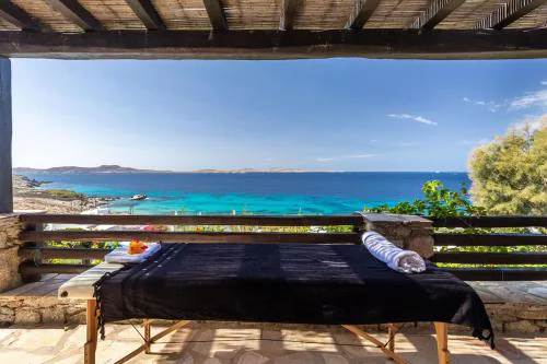 Villa Macaro with Direct Beach Access