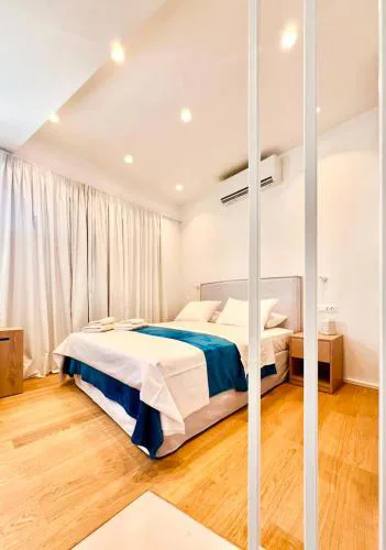 Voulas Sunset View Downtown Apartment by Mykonos Eight