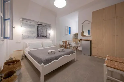 White and Grey Chora