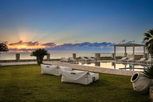 Agnanti Suites