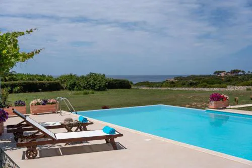 Aleli Villas with Tennis Court