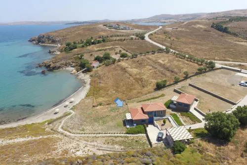 Fanaraki Beach Studios
