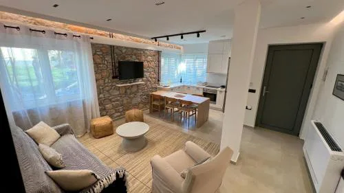 Aeolian apartment
