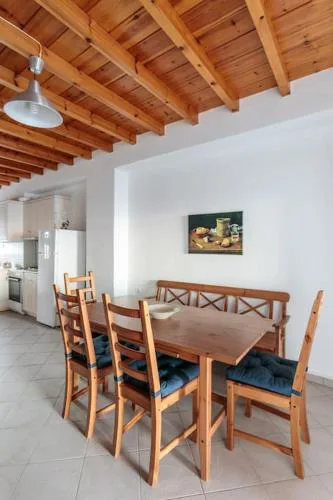 "Triacanthos" 2 bedroom house