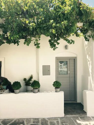 Naoussa Center Home