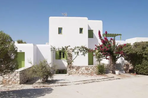 Seaside Paros Beach House Green