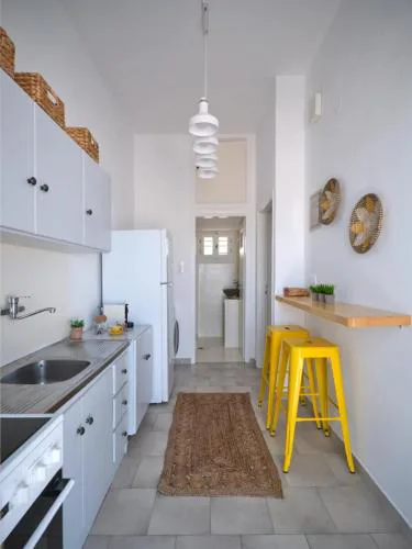 Stratos House
