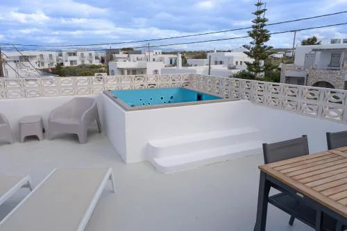 Swell S10 maisonette with private Jacuzzi in Naousa