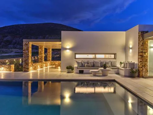 Villa Raphael - Luxury and Serenity in Paros