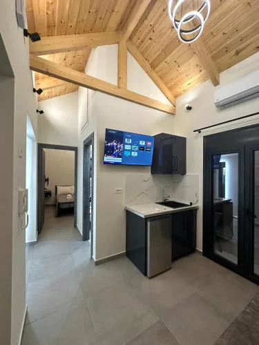 Golden Ecco Suites