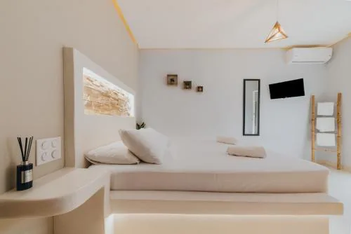Aquarial Home