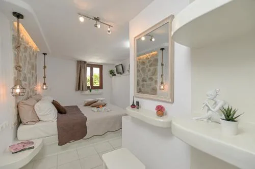 Geolenas Home - Naxian Old Agora