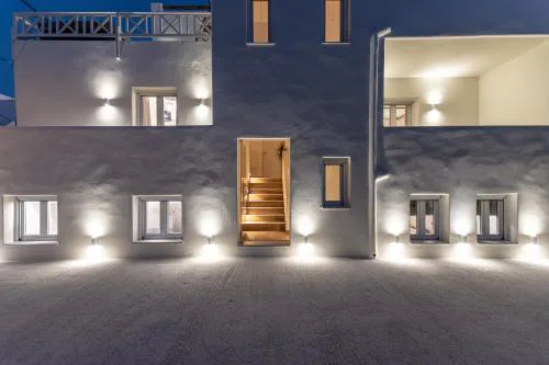 Heavenly Suites & Studios