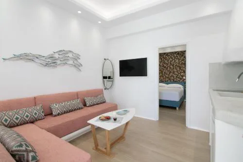 Hora Seaside Suites
