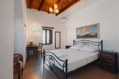 Katharsis - 15th c Venetian Palace - Naxos Old Town II
