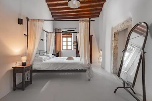 Katharsis - 15th c Venetian Palace - Naxos Old Town IV