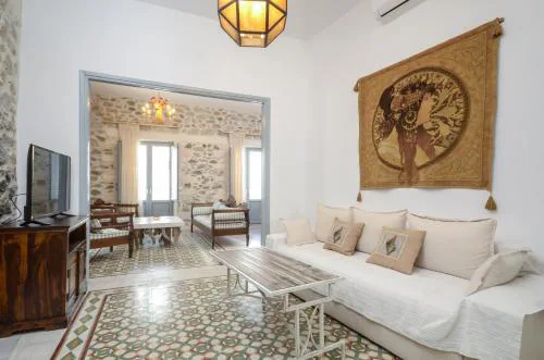 Naxos Center Houses