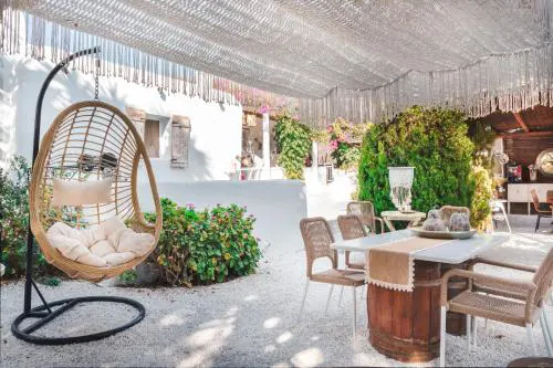 Sunrock Suites - Villa Begonia