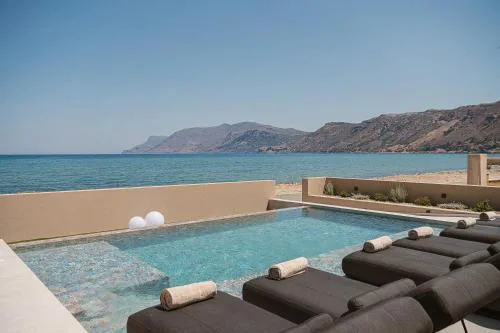 Onora Villa - Steps from the Sea by etouri