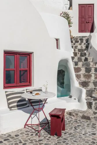 Historic Old bakery cave by Cycladica