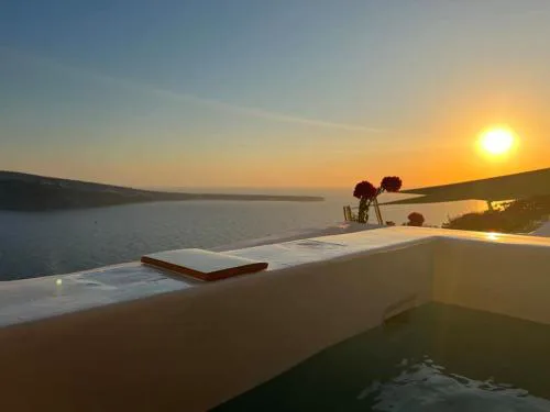Lioyerma Cave Villa2 with Private Hot Tub