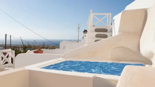 Oia, Finikia Cave House