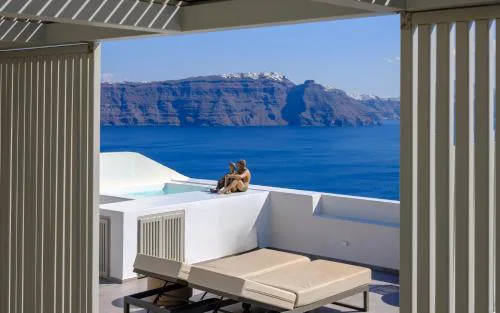 Oia Treasures Art Suites