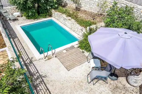 Villa Adamantia